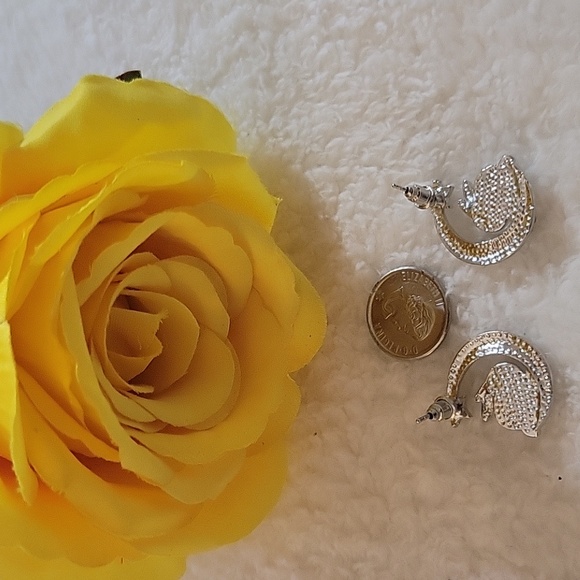 CUTE BUNNY STAR EARRINGS - Picture 3 of 4